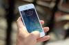 स्मार्टफोन की स्क्रीन से नीले प्रकाश: नुकसान और रक्षा के लिए तरीके