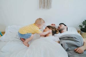 बच्चे के नींद संकट को कैसे दूर करें