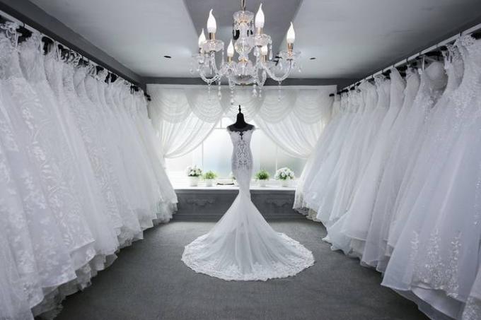 फैशनेबल शादी के कपड़े वसंत और 2019 की गर्मियों: मुख्य बारीकियों