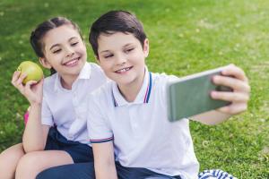 एक स्मार्टफोन में स्कूल: शिक्षा के लिए उन्नत मोबाइल अनुप्रयोगों