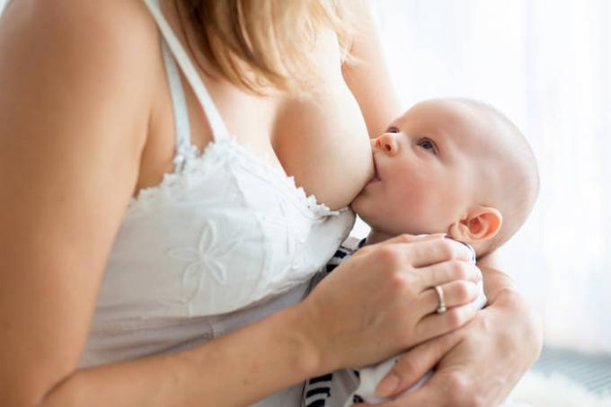 समस्या का समाधान 5: स्तनपान माताओं से दूध लीक