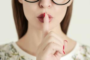 5 बातें अन्य लोगों से बात करने के लिए खतरनाक: उन्हें गुप्त रखने