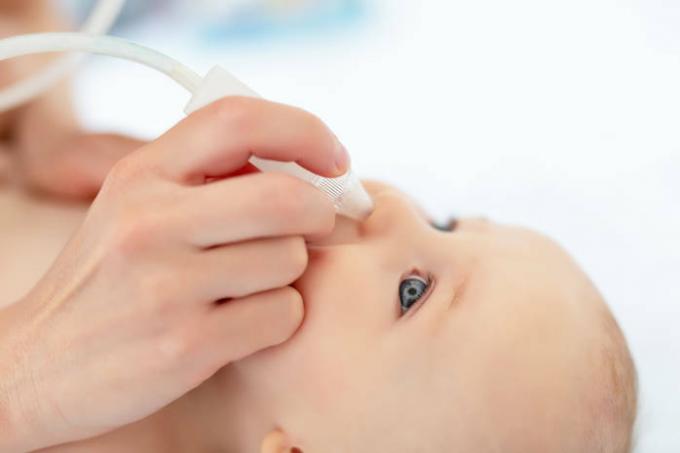 क्या बच्चे के नाक में स्तन के दूध को ड्रिप करना संभव है: डॉ। कोमारोव्स्की जवाब