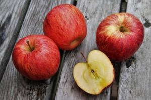 5 कारणों से आप सेब खाने की जरूरत