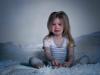 बच्चों में रात का डर: क्या वे खतरनाक हैं और बच्चे की मदद कैसे करें