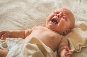 नवजात शिशु के तापमान: क्या सामान्य है, और चिंता करने के लिए जब