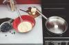 जामुन नुस्खा के साथ सुगंधित पेनकेक्स कदम से कदम: 10 मिनट में कैसे पकाने के लिए