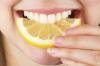 टैटार और दांत सफेद दूर करने के लिए 6 सरल कदम